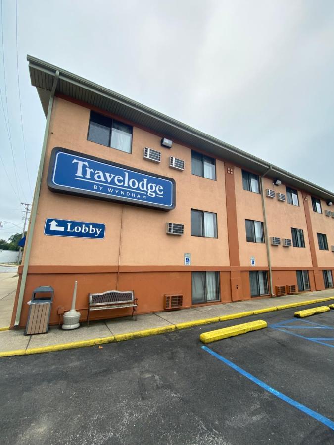 Travelodge By Wyndham La Porte/Michigan City Area Buitenkant foto