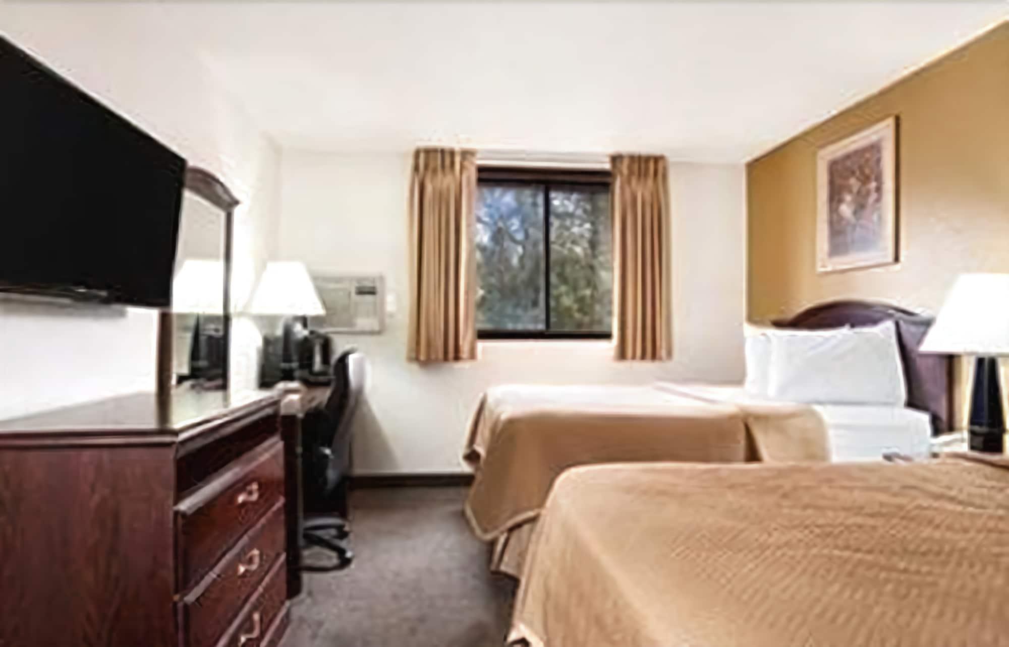 Travelodge By Wyndham La Porte/Michigan City Area Buitenkant foto