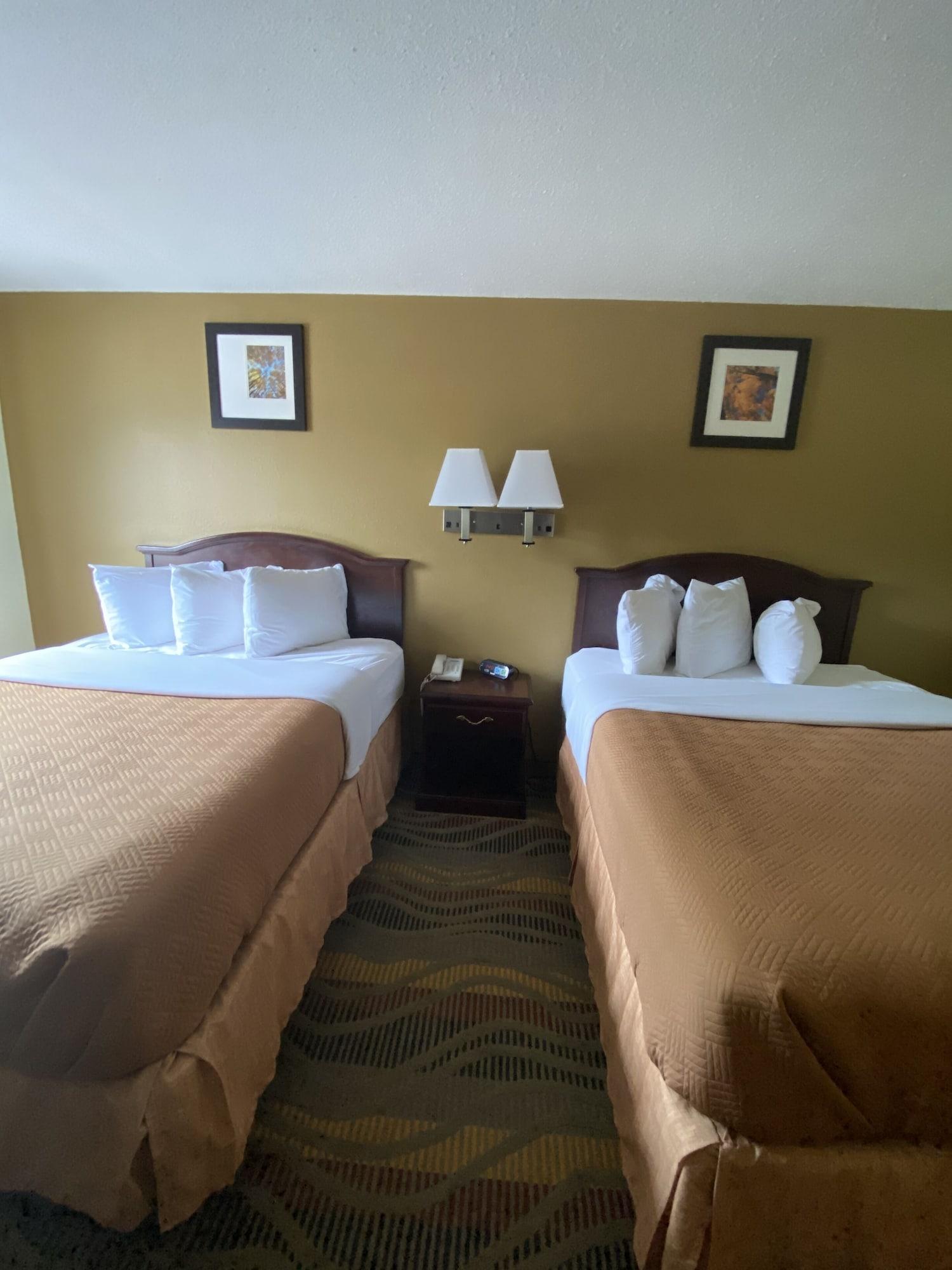 Travelodge By Wyndham La Porte/Michigan City Area Buitenkant foto