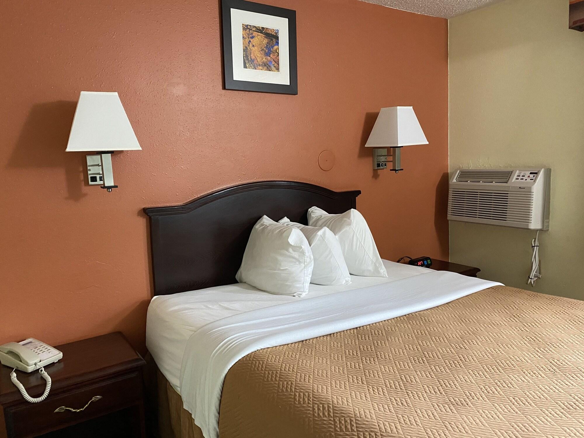 Travelodge By Wyndham La Porte/Michigan City Area Buitenkant foto