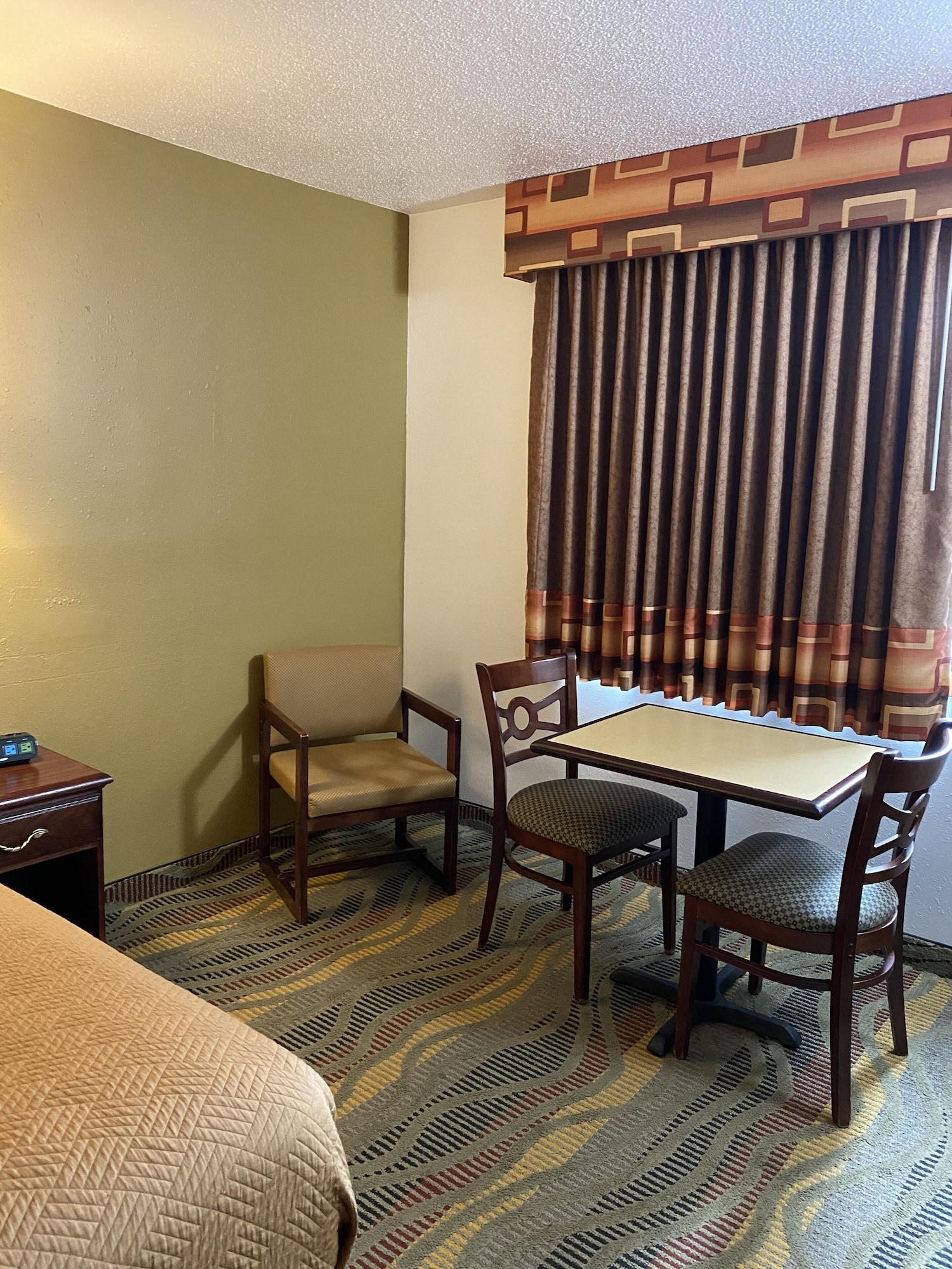 Travelodge By Wyndham La Porte/Michigan City Area Buitenkant foto