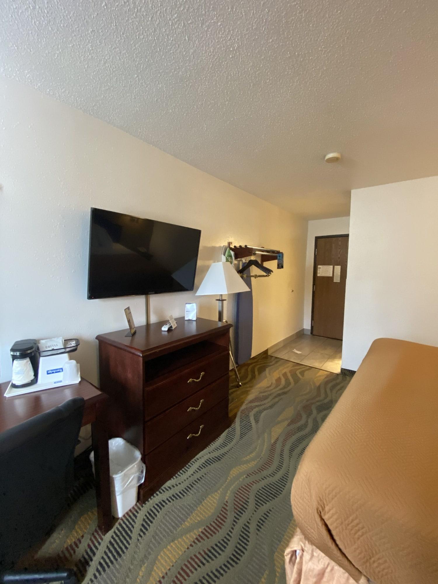 Travelodge By Wyndham La Porte/Michigan City Area Buitenkant foto