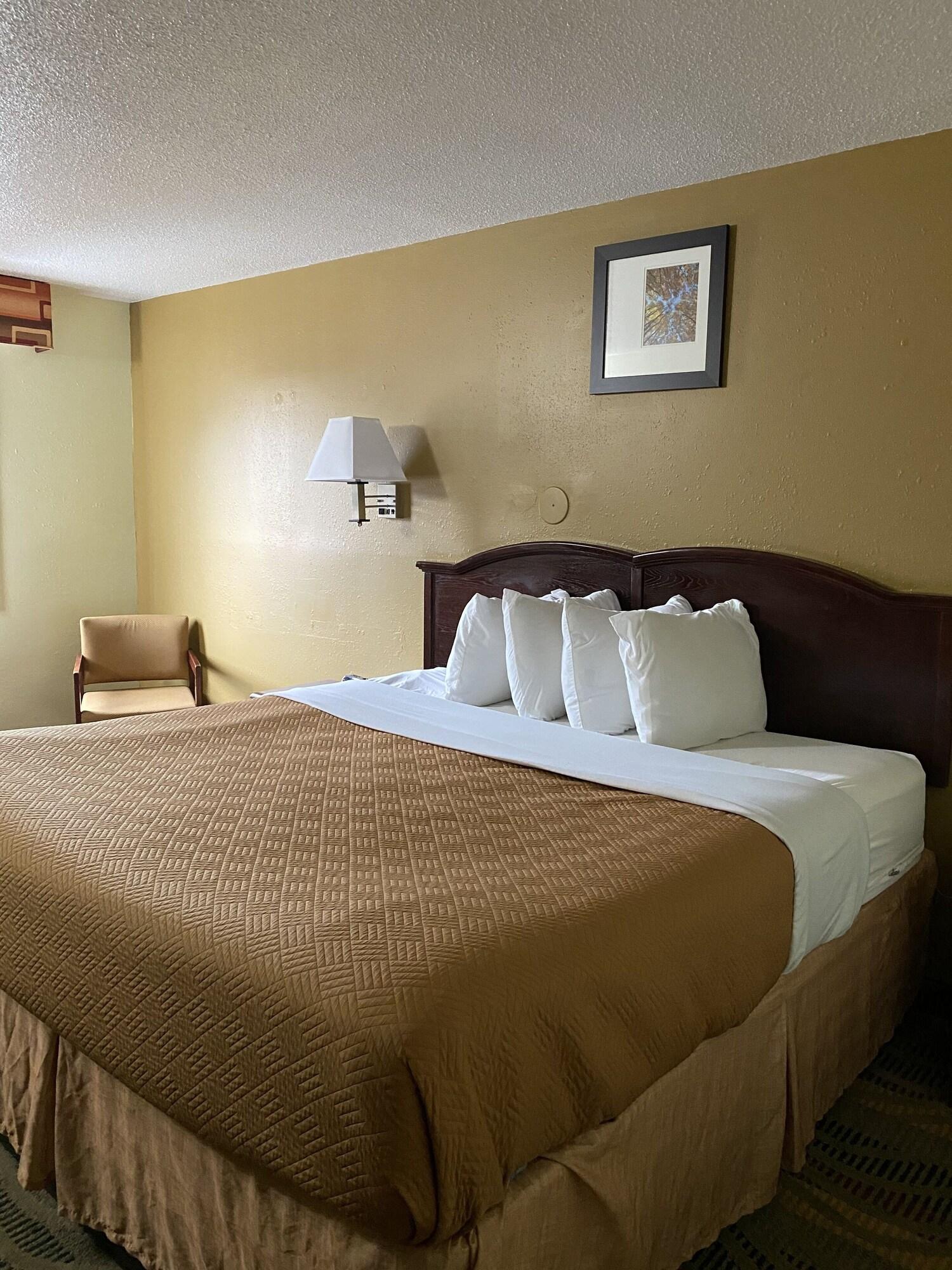 Travelodge By Wyndham La Porte/Michigan City Area Buitenkant foto
