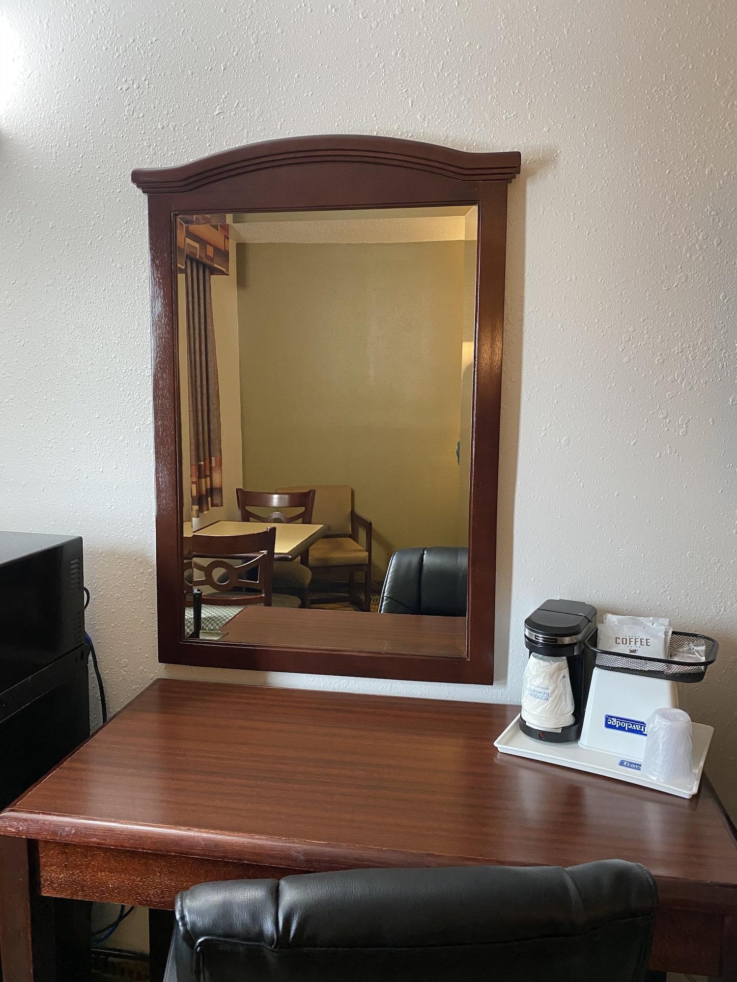 Travelodge By Wyndham La Porte/Michigan City Area Buitenkant foto