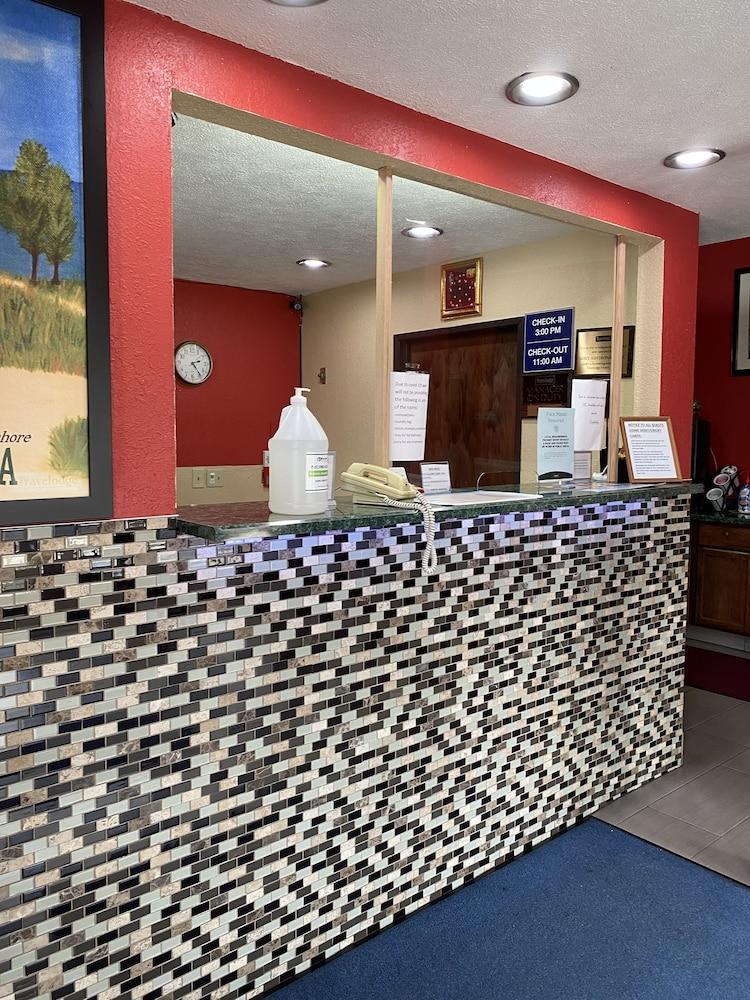 Travelodge By Wyndham La Porte/Michigan City Area Buitenkant foto
