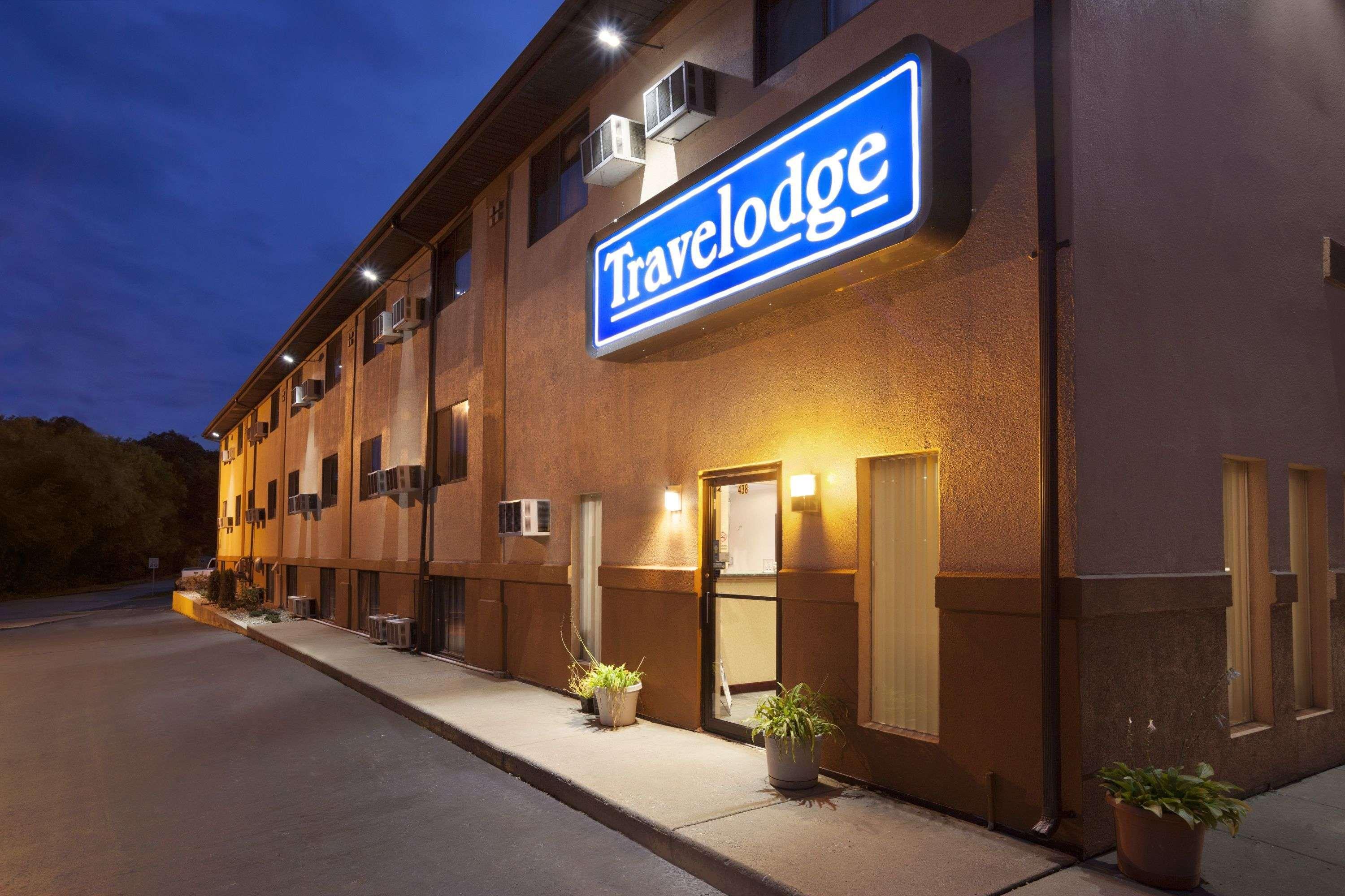 Travelodge By Wyndham La Porte/Michigan City Area Buitenkant foto