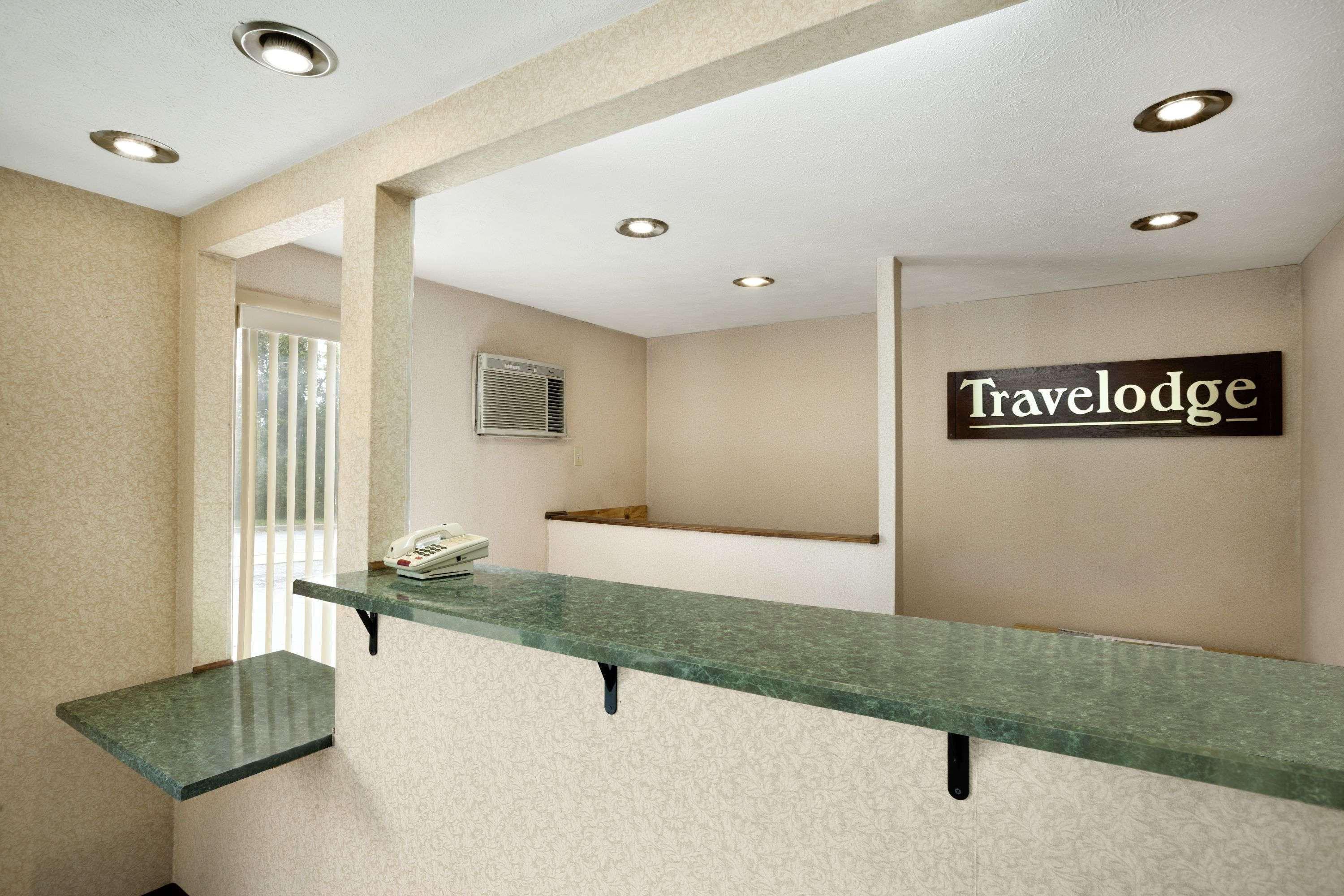Travelodge By Wyndham La Porte/Michigan City Area Buitenkant foto
